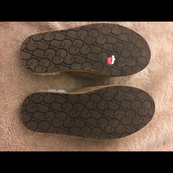 Ugg - Picture 7 of 7